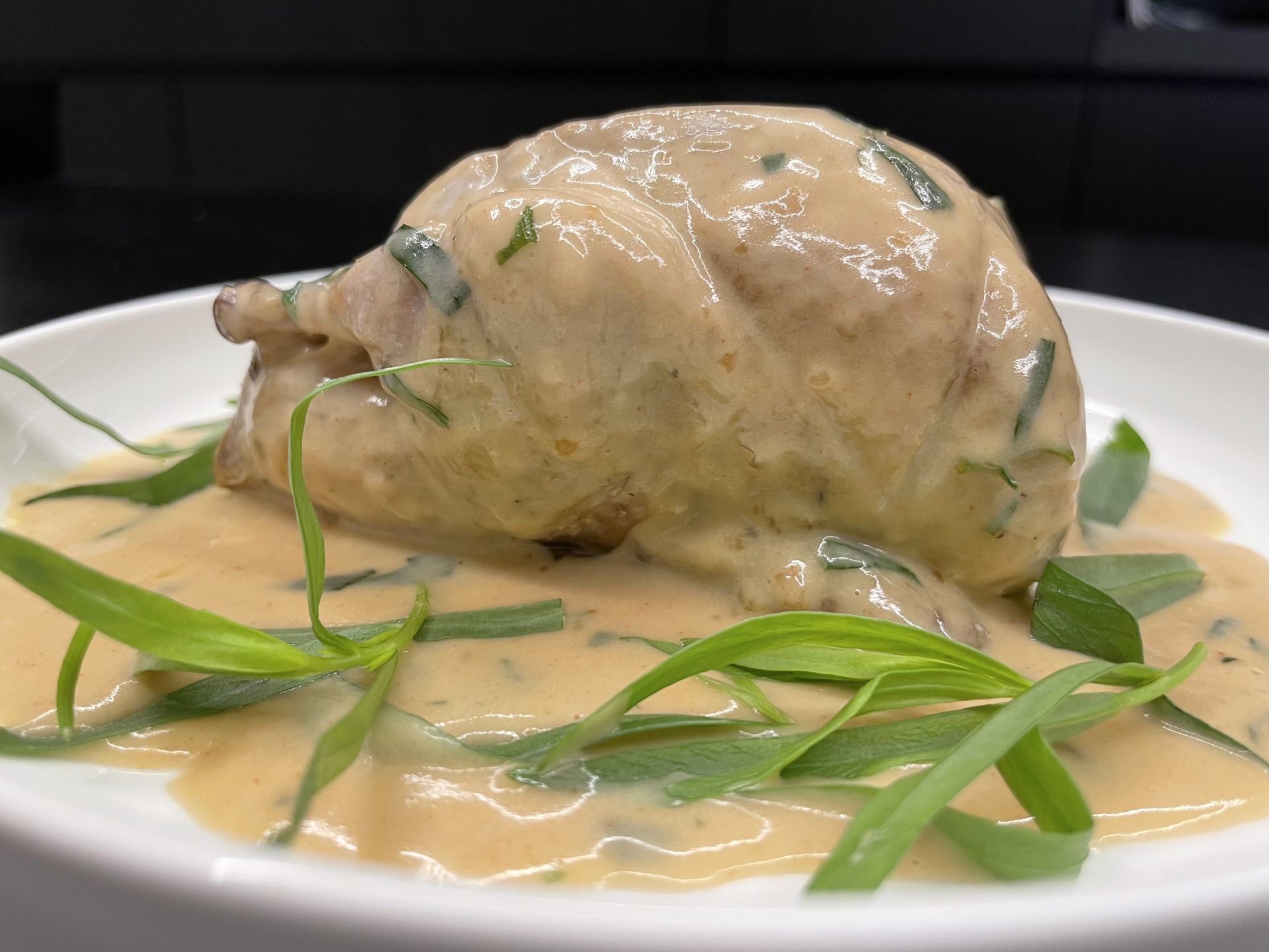 Gevogelte in dragonroomsaus
